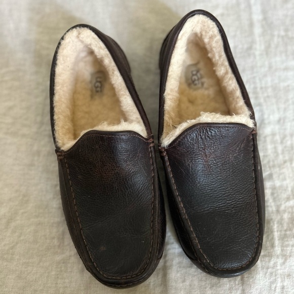 UGG Men's Rich Brown Ascot Leather Loafers size 13 - Picture 2 of 9